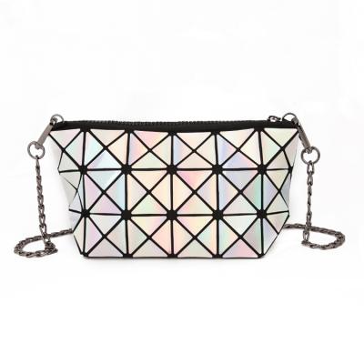 China Fashion Girls Daily Used Luminous Geometric Chain Bag Messenger Bag Women Handbag for sale