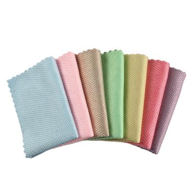 China Viable Custom Logo Fish Scale Glasses Kitchen Dish Grease Resistant Wiping Rags Towels Fish Scale Microfiber Household Cleaning Cloths for sale