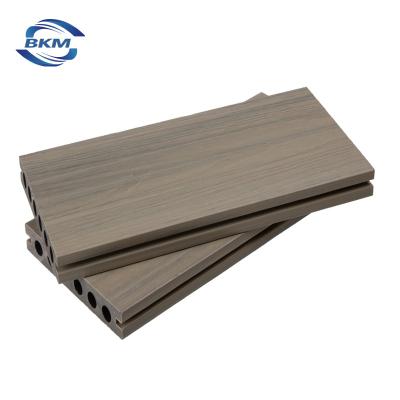 China Modern High Quality Durable Plastic Decking Water Proof Water Weather Co-Extrusion Composite Decking Wood For Exterior for sale