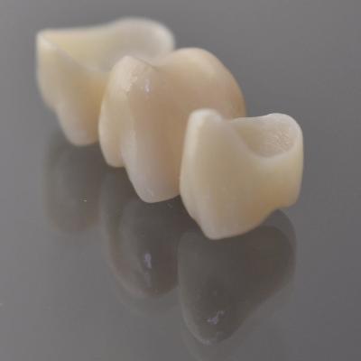 China 1250 Hardness Chinese Dental Lab 900Mpa Ceramic Zirconia Crown for sale