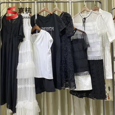 China Fashionable second hand clothing used clothes balls used clothes in balls used clothes wedding dresses for sale