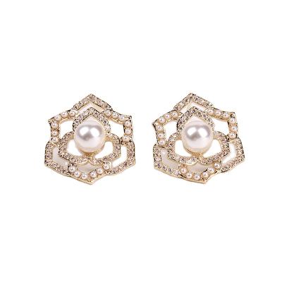 China FASHIONABLE FACEINS Flower Pearl Earrings Gold Plated Zircon Stud Earrings Women Trend Earrings Cooper for sale