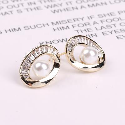 China Wholesale FASHIONABLE FACEINS Zircon Earrings Bead Stud Earrings Women Gold Plated Copper Earrings for sale