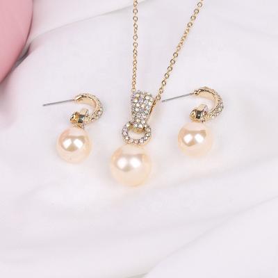 China Wholesale FASHIONABLE Pearl Jewelry Sets Women Jewelry Set Gold Color Elegant Diamond Jewelry Set For Party for sale