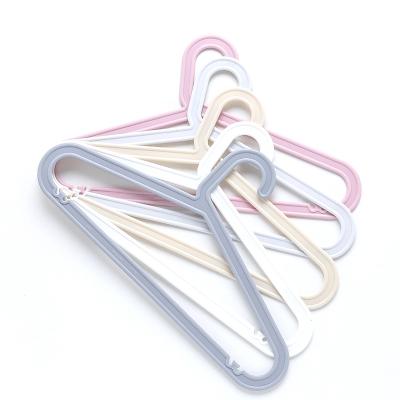 China KOREAN Wholesale Low Price Bathroom Rack Outdoor Drying Plastic Hanger for sale