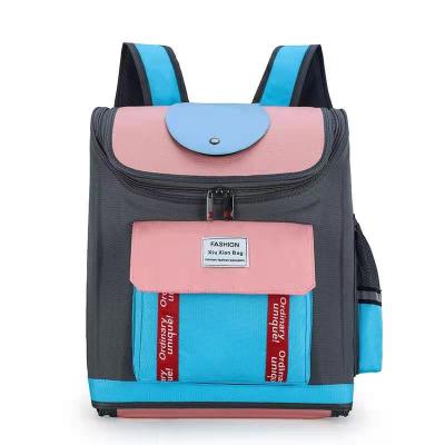 China New Cat Bag Out Portable Space Breathable Spliced ​​Backpack Folding Breathable Pet Supplies Shape Travel Pet Backpack for sale