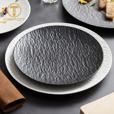 China High Quality Round Flat Plate Matte Black Serveware Stocked Ceramic Dishes for sale