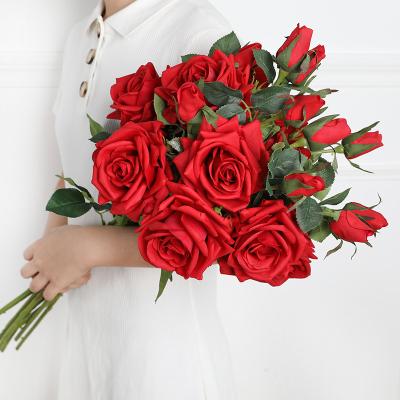 China Artificial Flower Rose, Real Plastic/Cloth/Iron Wire Touch Roses Flower Bouquets Sa1539-2 For Wedding Party Decor Home Layout for sale