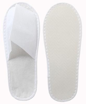 China Wholesale cheap price pp basic cleaning disposable SPA non-woven fabric slippers with open toe or closed toe for SPA use for sale