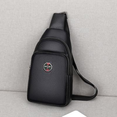 China Daily 2021 Men Whip Classic Sling Leather Bag Chest Bag With Headphone Jacket Cross - Body Travel Daypack Shoulder Purse Messenger Bag for sale