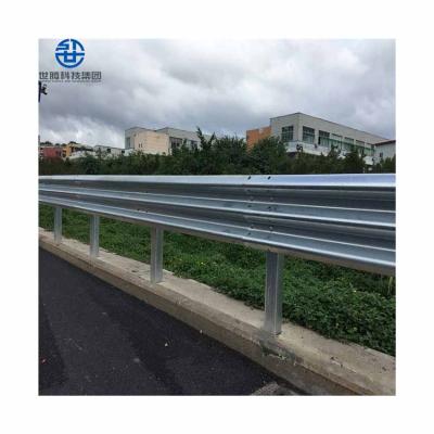 China Anti-Corrosion 550g Corrugated Beam Galvanized Guardrail 3 Wave Beam Road Traffic Guardrail for sale