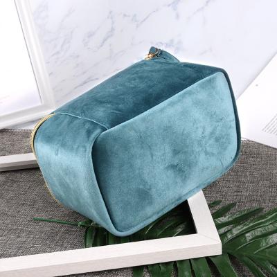 China Fashion women beauty bag velvet cosmetic bag toiletry bag mekup kit hanging box for sale