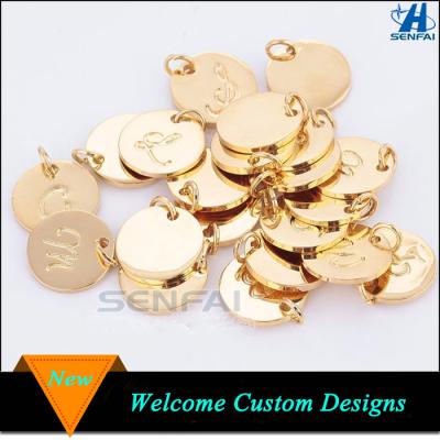 China Fashionable Wholesale Gold 16mm Zinc Alloy Disc Factory Custom Alphabet Letter Charms Jewelry for sale