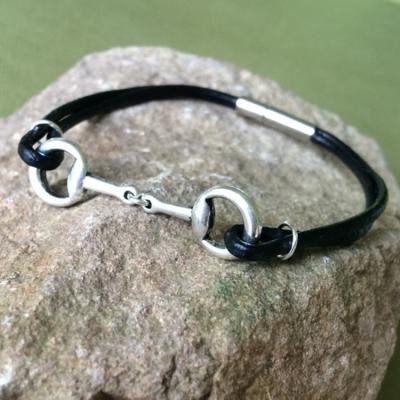 China Fashionable new products 2016 handmade black leather horse bitten bracelet wholesales for sale