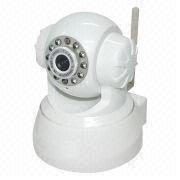 China Manual Focusing Home use built in battery 2.4 ghz Mini Wireless Color Camera for sale