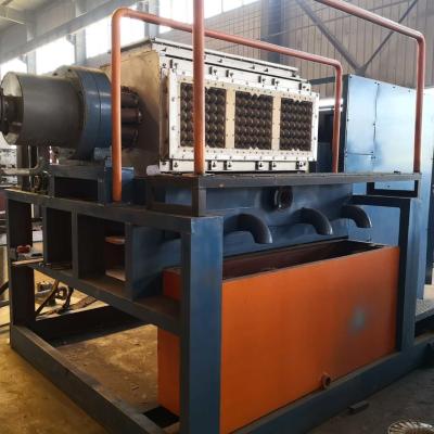 China Recycling afvalpapier pulp kleine eierenbak maken machine vormen eierenbak machine prijs Te koop