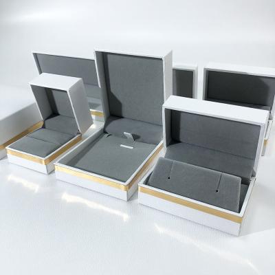 China Wholesale Custom Logo Necklace Earring Jewelry Gift White Luxury Paper Packaging Box Wooden for sale