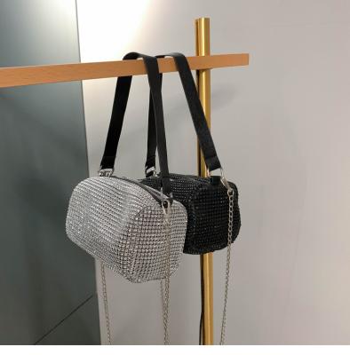 China Water Resistant 2022 New Korean Style Women Bag Simple Fashion Shoulder Handbags Diamond Chain Cross Below - Body Bucket Bag for sale