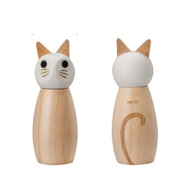 China Cat Panda Design Kitchen Salt and Spice Mill Set Wood Stored Wooden Pepper Grinder for sale