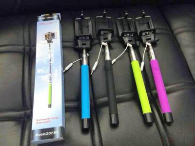 Chine Charge de bâton de Selfie Monopod de câble libre avec des pièces de Smartphone de câble à vendre