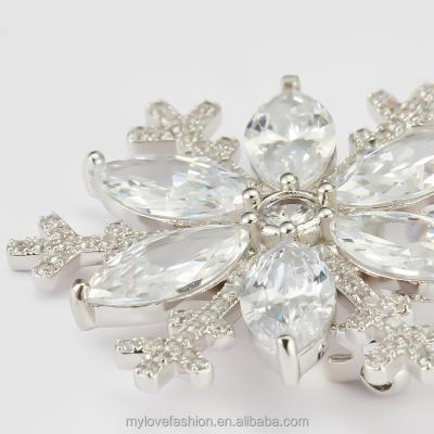 China Fashionable Ladies Korean Women Full Zircon And Pearl Cubic Pin Snowflake Shape Diamante Rhinestone Brooch With Pearl for sale