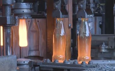 Chine Machine de fabrication de bouteilles en verre personnalisable pour vos besoins de production à vendre