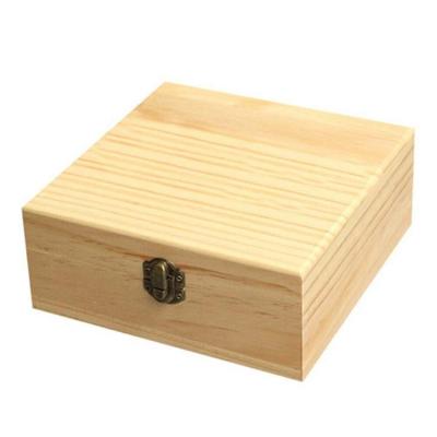 China Europe 25 Slots Wooden Essential Oils Box Solid Wooden Case Holder Aromatherapy Bottles for sale