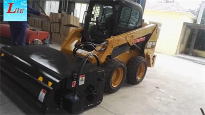 China Lujie Sweeper Box Broom Skid Steer 72 Attachment skid steer broom attachments for sale