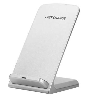 China Hot Selling Video Game Player SUNLINE Stand 10W Wireless Charger 2 Coil Qi Wireless Fast Dock for sale