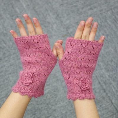 China Simple knitted fingerless mittens decorated with bowknot and ornamental engraving for sale