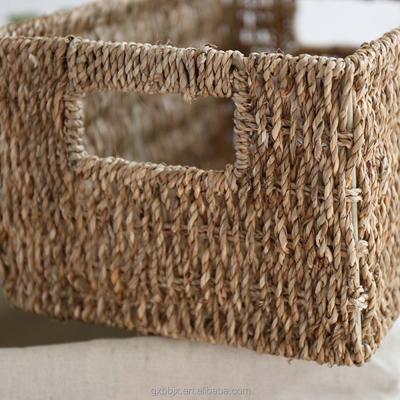 China Sustainable Handmade Woven Straw Storage Basket With Metal Frame for sale