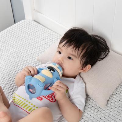 China New Design BPA Free Wide Neck Glass Feeding Bottle For Newborn Baby Set Safety Milk Bottle With Handle for sale