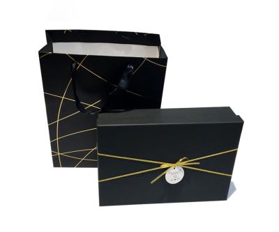 China Recycled Materials Black Foldable Cardboard Box For Packaging for sale