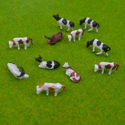 China 1:87 scale ABS plastic Model Painted Mixed Farm Animals Cows 20mm for Model Building Materials for sale