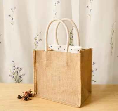 China Durable Eco-Friendly Jute Handbag Shopping Bag Packaging Jute Bag Durable Hot Sale Use For Diy for sale