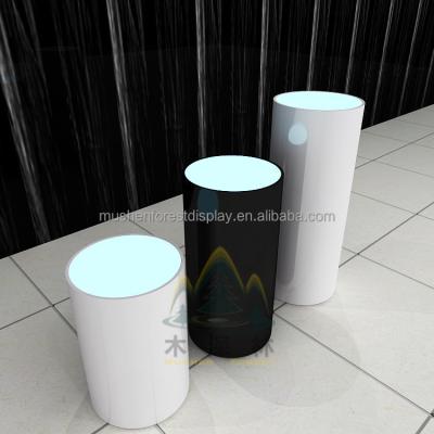 China Environmental Friendly MDF And Cylinder Acrylic Display To Wedding Use White Round Display Stand For Things Display On Top for sale