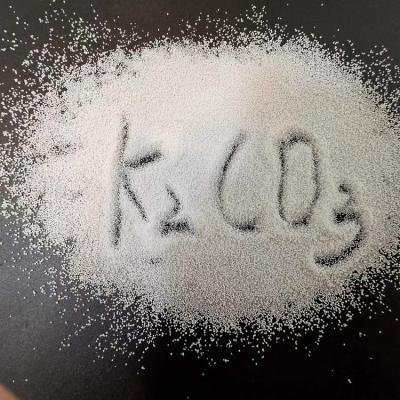 Chine Carbonate de potassium granulaire blanc K2CO3 Prix, pureté 99,5% Carbonate de potassium utilisé dans la tige de soudage à vendre