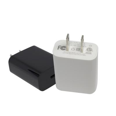 China Type-C Left Universal Travel Adapter Mobile Phone 5V 3A 18W 20W Palladium Charger Charger for sale