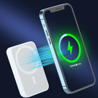 China Wireless Charging 2023 New Portable Magnetic Wireless Charger 5000mah Powerbank Charging Power Bank for sale