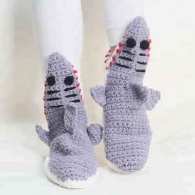 China Hand Made Novelty Women Ladies Girls Alligator Knit Crochet Winter Home Slipper Socks Indoor Living Room Socks for sale