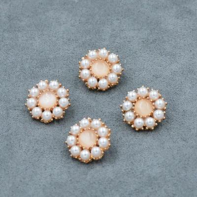 China Other Good Quality 22L 14mm White Flower Pearl Buttercups for sale