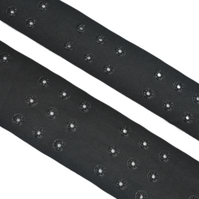 China Factory Direct Sales Quality 2-3Row 18X18x36 Snaps Viable Black And White Webbing Tape Snap Button Band for sale