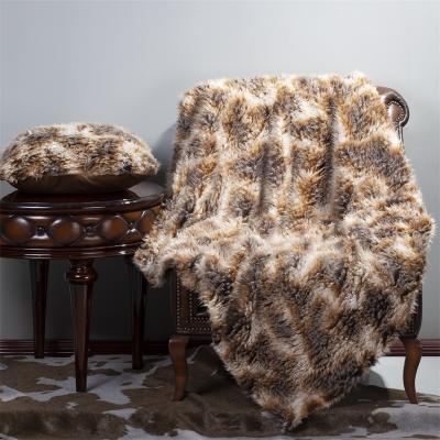 China Sustainable Luxury Knotted Dyed Plush Blanket Throw Fashion Faux Fur Baby Blanket For Living Room for sale