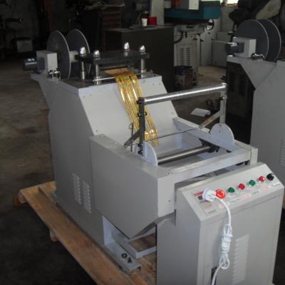 China Garment Stores New Arrival Popular Computerized PET Film Sequin Punching Machine for sale