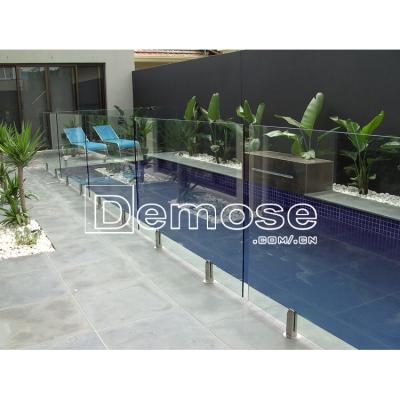 China Modern Modern Garden Fence Ideas Designs Hot Sale Glass Swimming Poo Fence With A Gate for sale