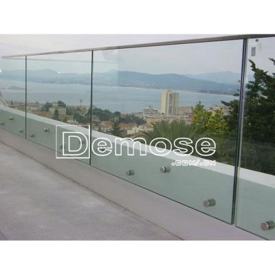 China interior & Customized Mirror Finish Exterior Glass Staircase Enclosure Prices for sale