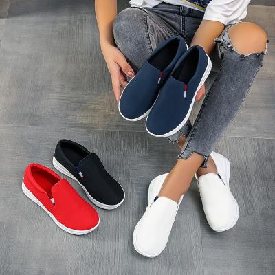 China Fashion Trend 2022 Plus Size 43 Women's Cloth Shoes Ladies School Students Sports Stretch Cloth Slip-On Shoes for sale