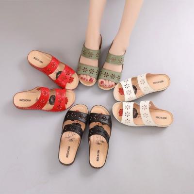 China Fashion Trend Flower Wedge Sandals Women's Sandals Ladies Casual Hole Shoes Non-slip Slide Slippers for sale