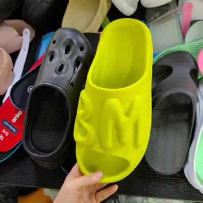 China Custom EVA Slippers with pumkim color for sale