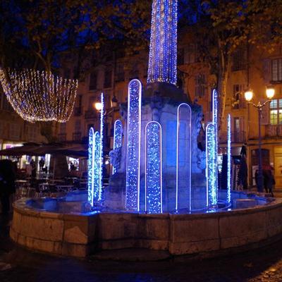 China Static Or Flash Animated Blue Color 3D Pattern Light Fountain Light For Street for sale